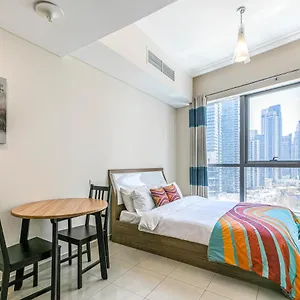 Dhh - Cozy And Bright Studio, Bay Central West Tower شقة